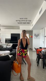 Bar Zomer feet photo thumbnail