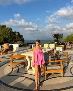 Bar Zomer feet photo thumbnail