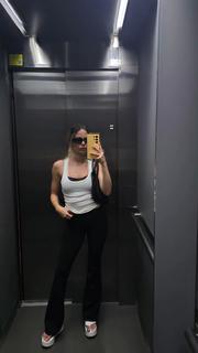 Bar Zomer feet photo thumbnail