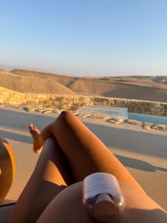 Bar Zomer feet photo thumbnail