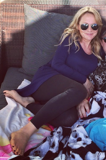 Barbara Alyn Woods feet photo 2