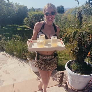 Barbara Alyn Woods feet photo 19