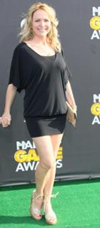 Barbara Alyn Woods feet photo 3