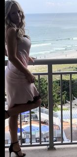 Barbara Alyn Woods feet photo 11