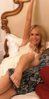 Barbara Alyn Woods feet photo 5