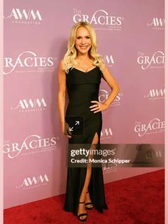 Barbara Alyn Woods feet photo 3