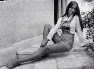 Barbara Bach feet photo thumbnail