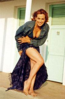 Barbara D'Urso feet photo thumbnail