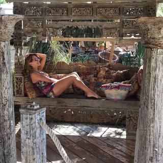 Barbara D'Urso feet photo thumbnail