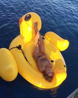 Barbara D'Urso feet photo thumbnail
