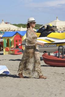 Barbara D'Urso feet photo thumbnail