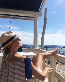 Barbara D'Urso feet photo thumbnail