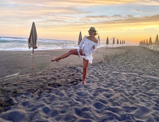 Barbara D'Urso feet photo thumbnail