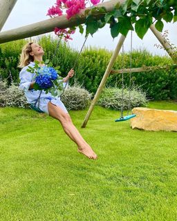 Barbara D'Urso feet photo thumbnail