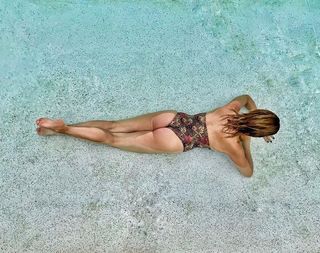 Barbara D'Urso feet photo thumbnail