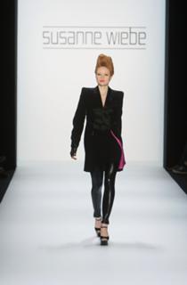 Barbara Meier feet photo thumbnail