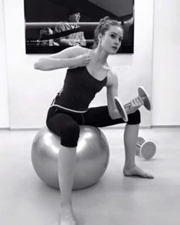 Barbara Meier feet photo thumbnail