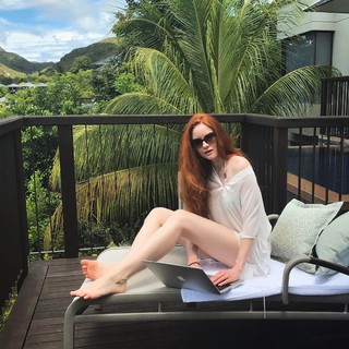 Barbara Meier feet photo thumbnail