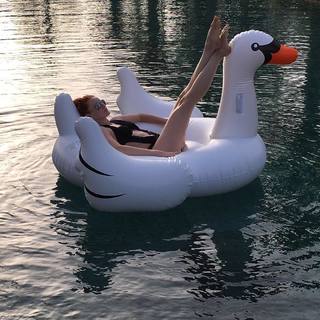 Barbara Meier feet photo thumbnail