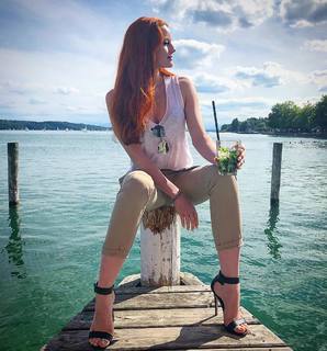 Barbara Meier feet photo thumbnail