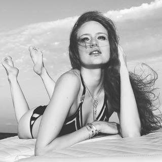 Barbara Meier feet photo thumbnail