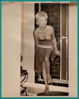 Barbara Nichols feet photo 17