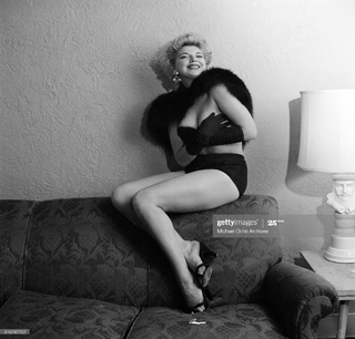 Barbara Nichols feet photo 16