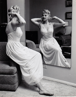 Barbara Nichols feet photo 3