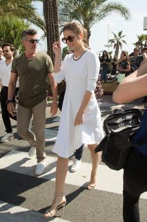 Barbara Palvin feet photo thumbnail