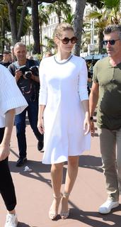 Barbara Palvin feet photo thumbnail