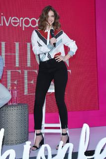 Barbara Palvin feet photo thumbnail