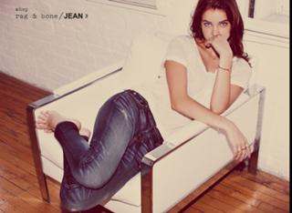 Barbara Palvin feet photo thumbnail