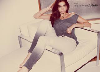 Barbara Palvin feet photo thumbnail