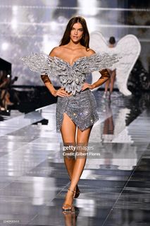 Barbara Palvin feet photo thumbnail