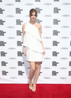 Barbara Palvin feet photo thumbnail