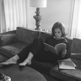 Barbara Parkins feet photo 4