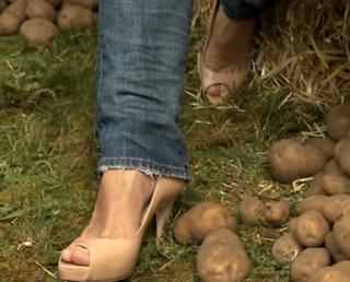 Barbara Schöneberger feet photo thumbnail