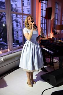 Barbara Schöneberger feet photo thumbnail