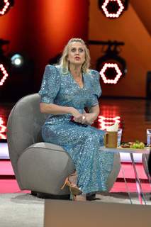 Barbara Schöneberger feet photo thumbnail
