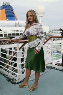 Barbara Schöneberger feet photo thumbnail