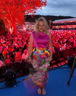 Barbara Schöneberger feet photo thumbnail