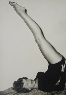 Barbara Stanwyck feet photo 16