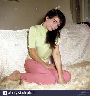 Barbara Steele feet photo 17
