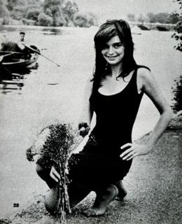 Barbara Steele feet photo 3