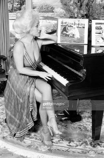 Barbara Windsor feet photo 19