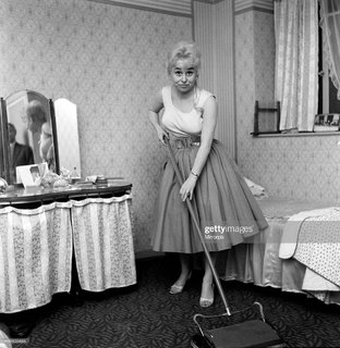 Barbara Windsor feet photo 8