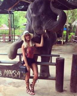 Barbie Blank feet photo thumbnail
