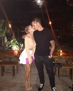 Barbie Blank feet photo thumbnail
