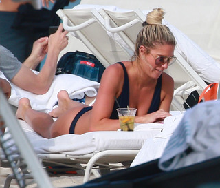 Barbie Blank feet photo thumbnail