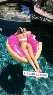 Barbie Blank feet photo thumbnail